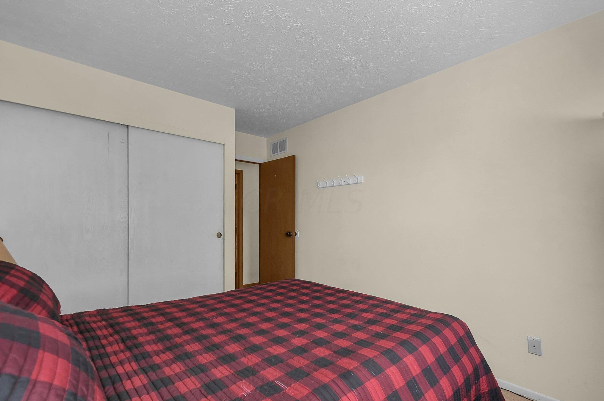 5574 Marita Ln, Columbus OH 43235-7120 exterior