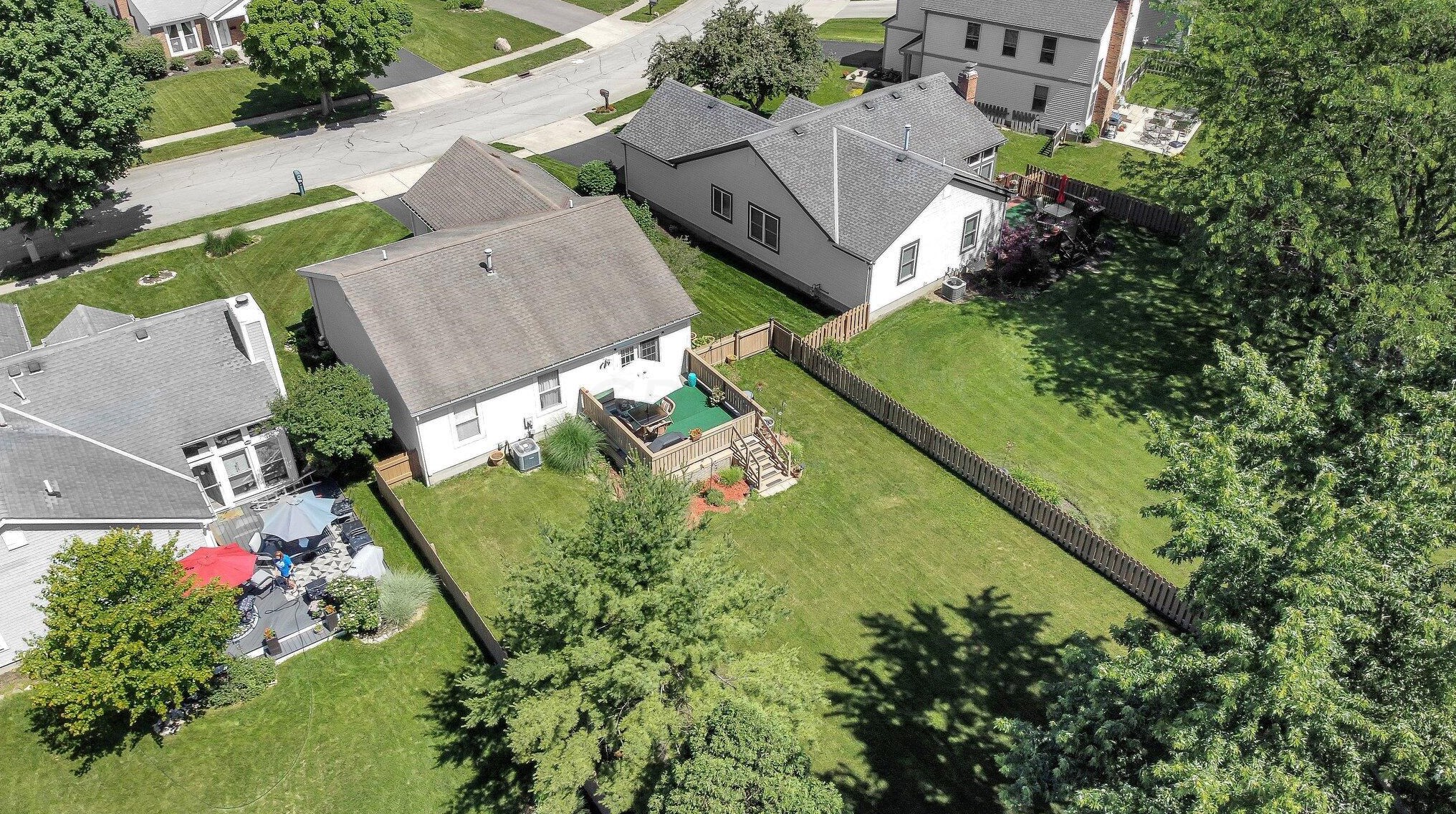 5574 Marita Ln, Columbus OH 43235-7120 exterior