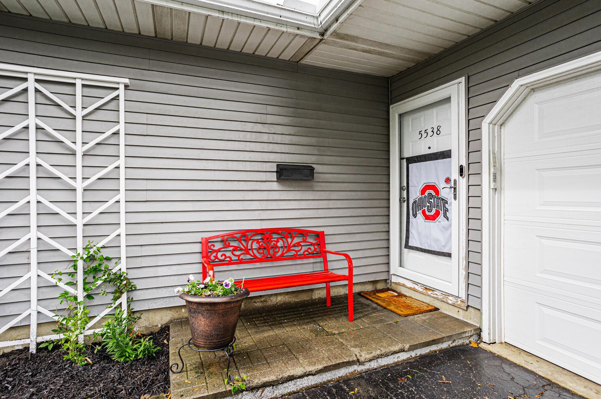 5538 Aqua St, Columbus OH 43229-3918 exterior