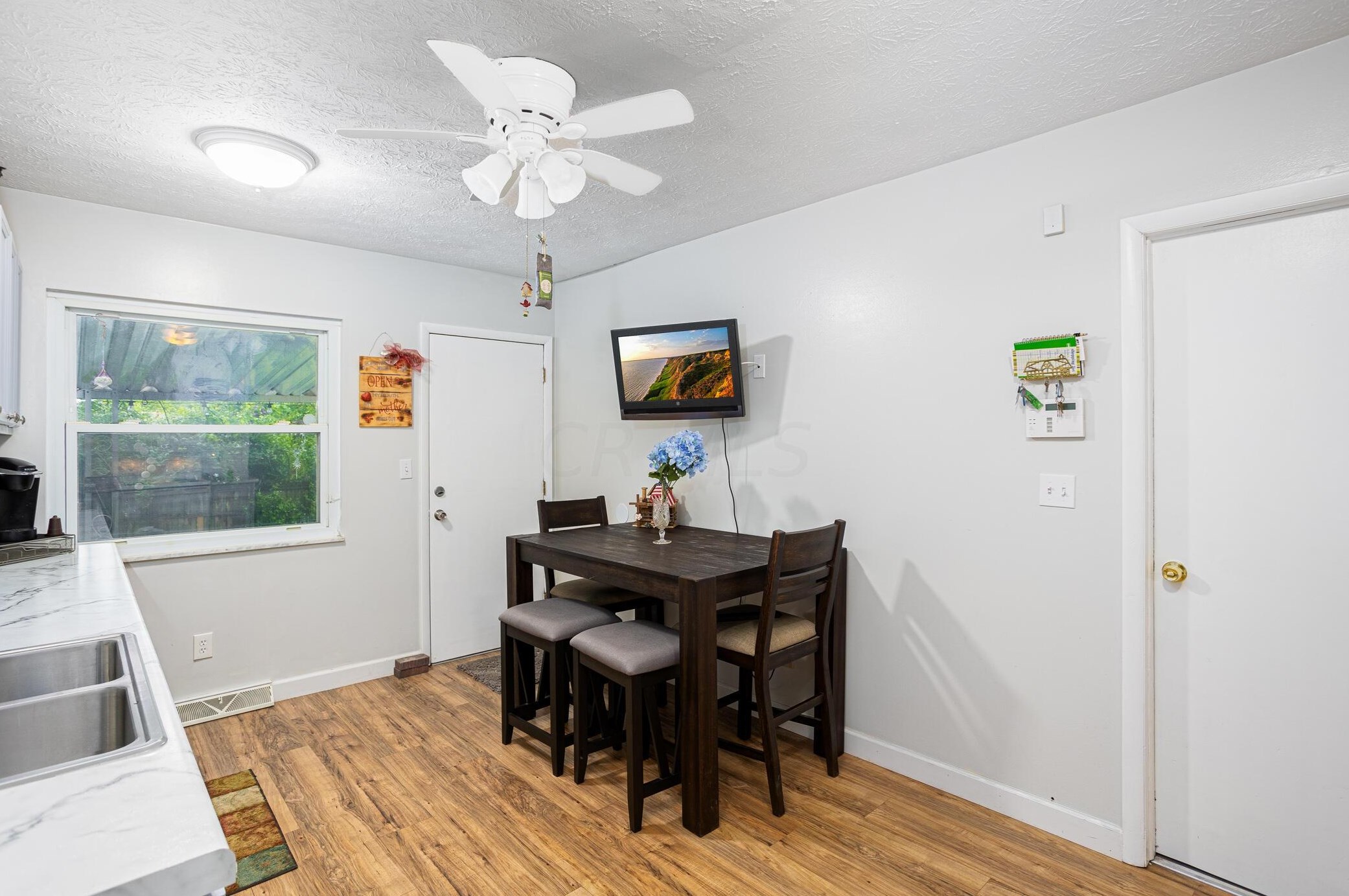 5538 Aqua St, Columbus OH 43229-3918 exterior