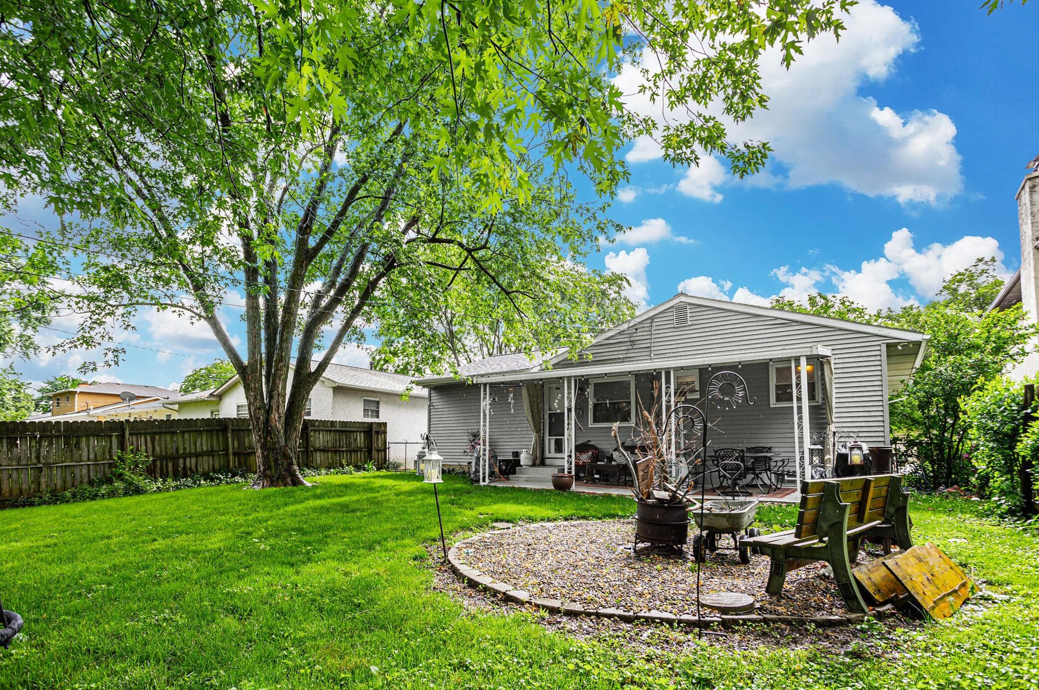 5538 Aqua St, Columbus OH 43229-3918 exterior