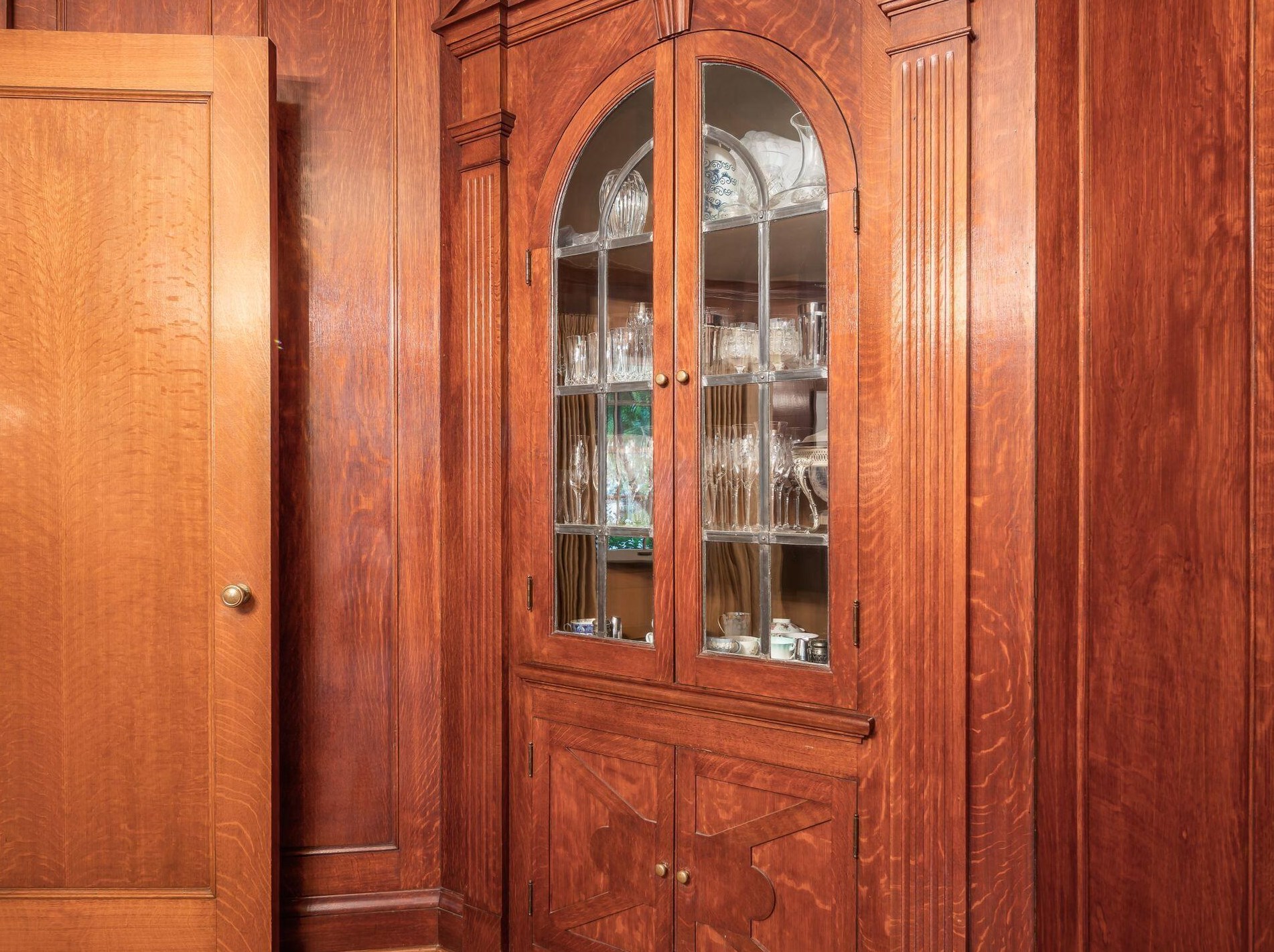 137 Columbia Ave, Columbus OH 43209-1414 exterior