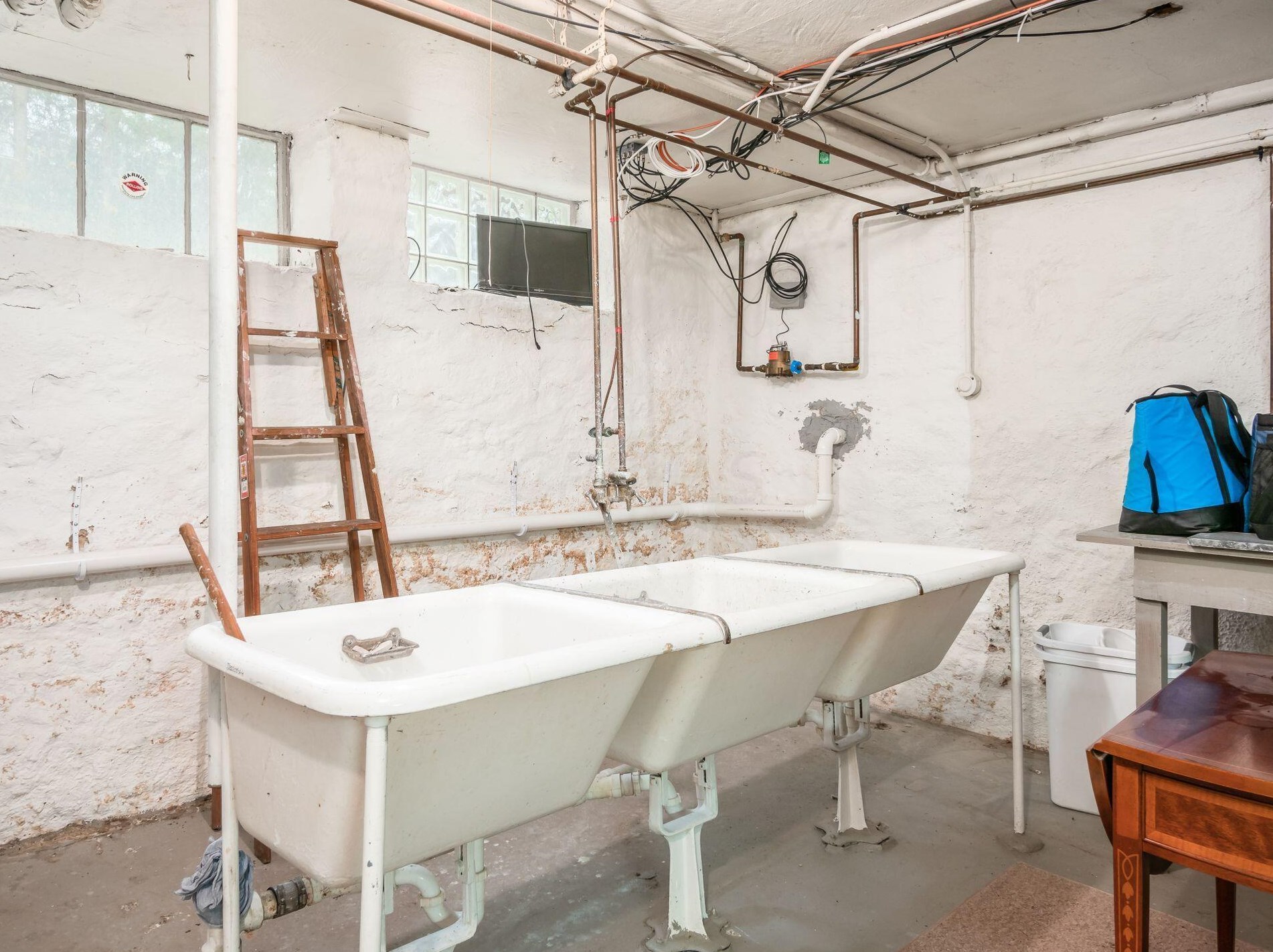 137 Columbia Ave, Columbus OH 43209-1414 exterior