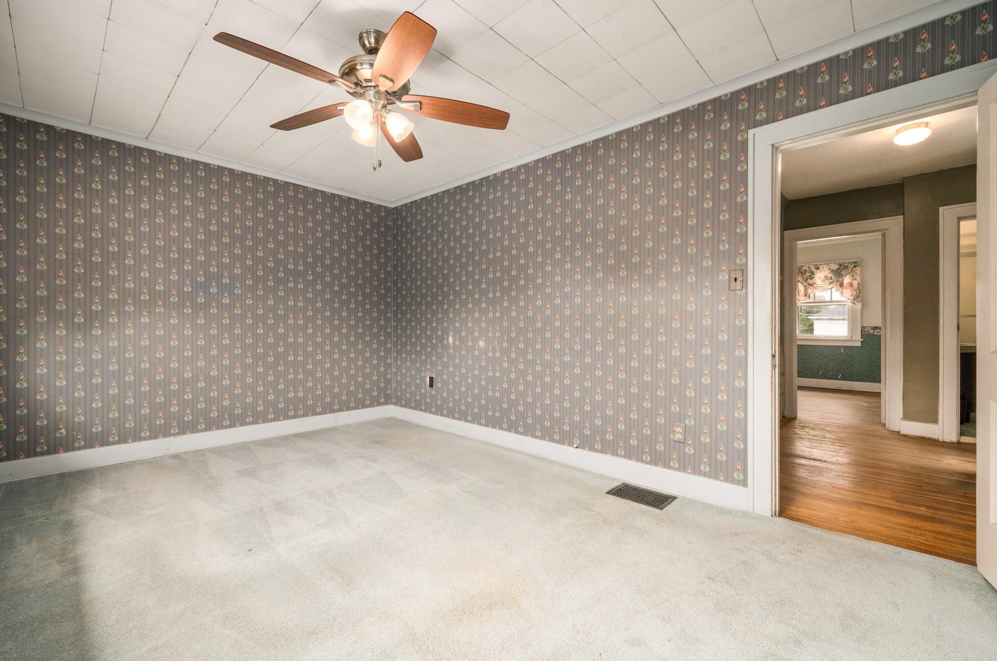 1330 Mulford Rd, Columbus OH 43212-3511 exterior