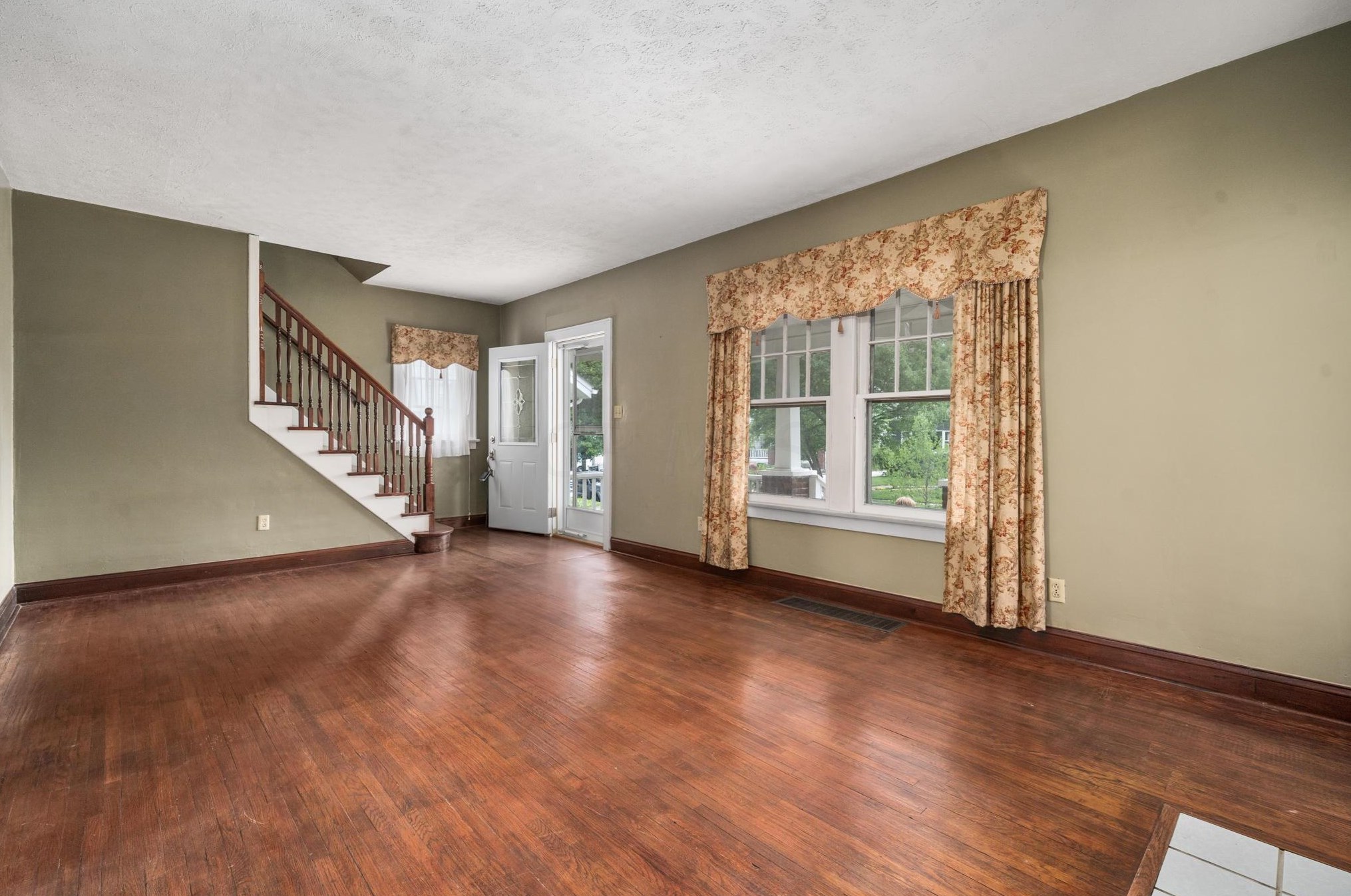 1330 Mulford Rd, Columbus OH 43212-3511 exterior