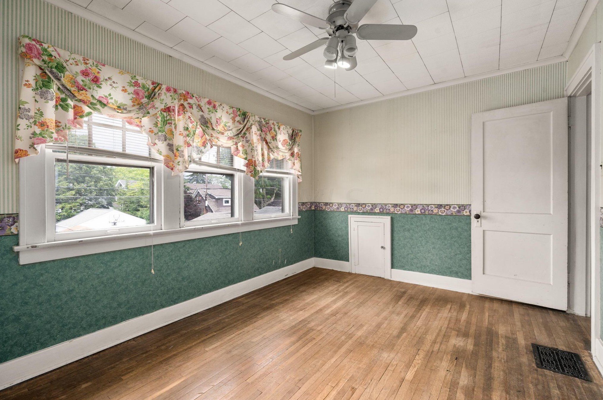 1330 Mulford Rd, Columbus OH 43212-3511 exterior