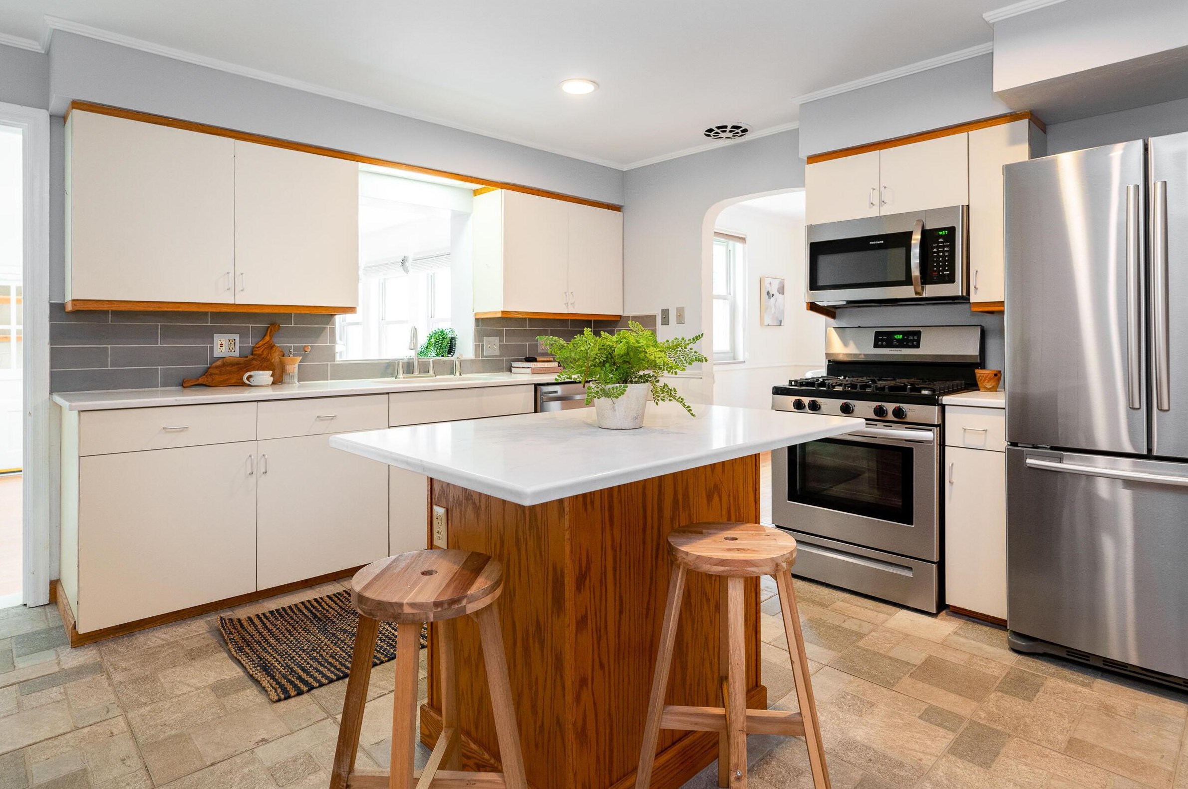 3001 Dale Ave, Columbus OH 43209-1812 exterior