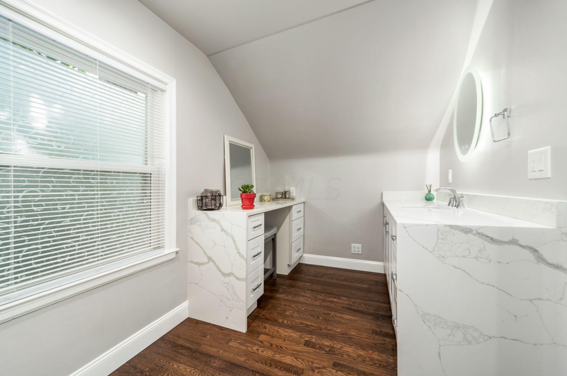 128 Blenheim Rd, Columbus OH 43214-3265 exterior