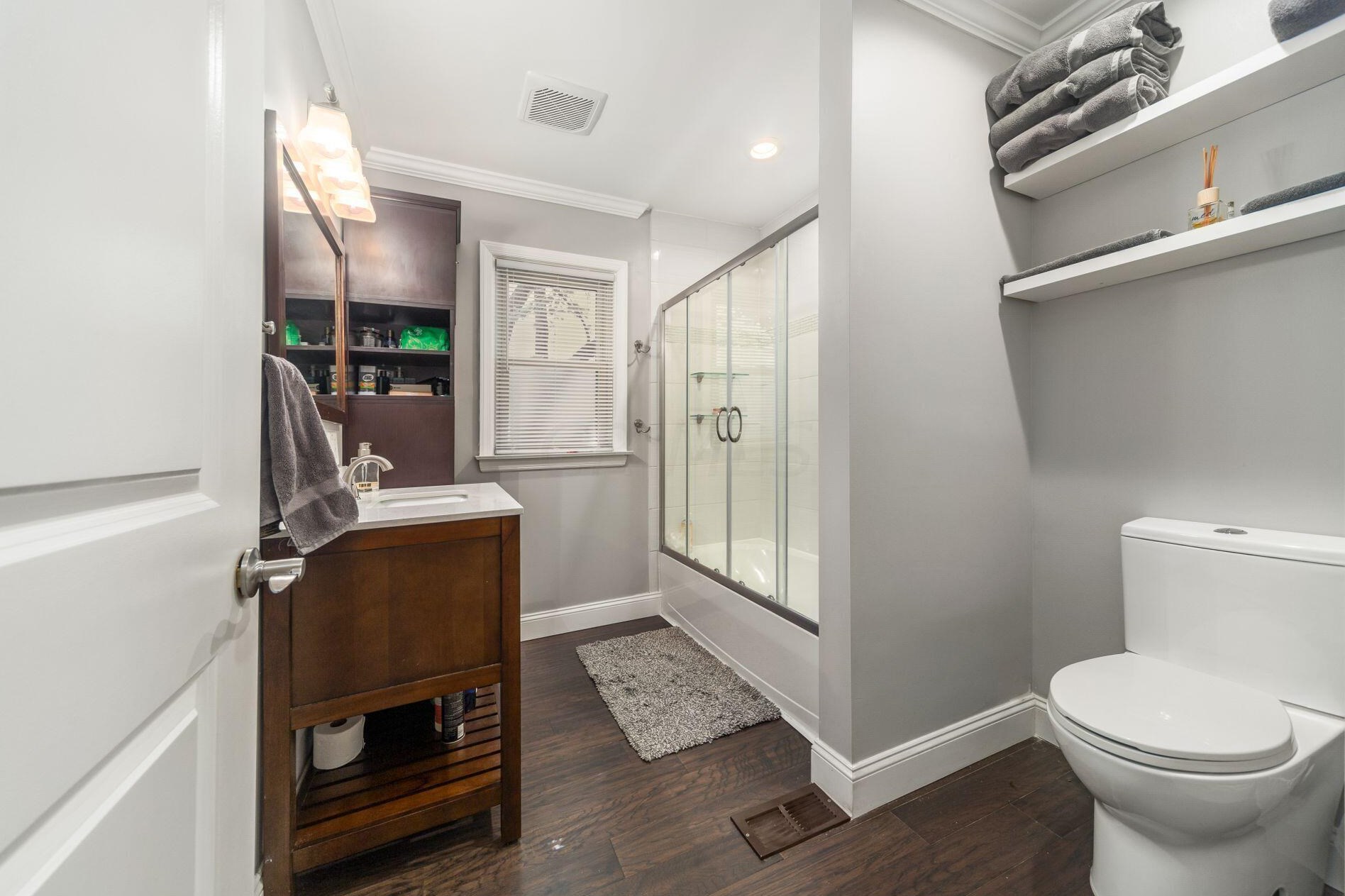 128 Blenheim Rd, Columbus OH 43214-3265 exterior