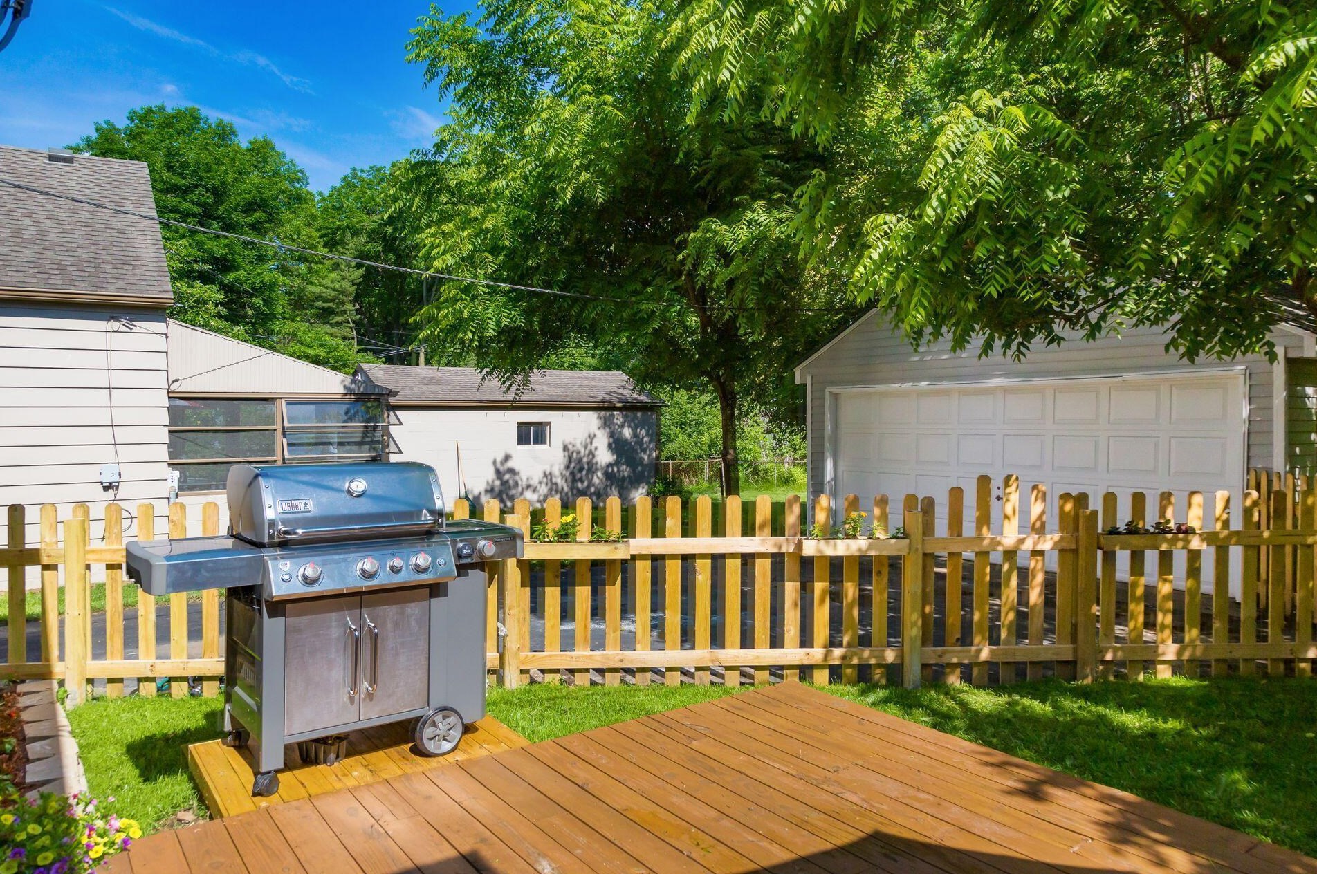 128 Blenheim Rd, Columbus OH 43214-3265 exterior