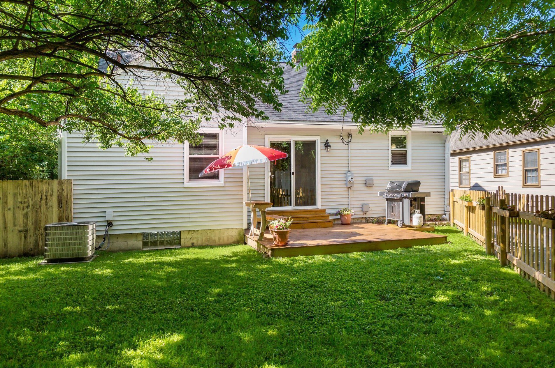 128 Blenheim Rd, Columbus OH 43214-3265 exterior