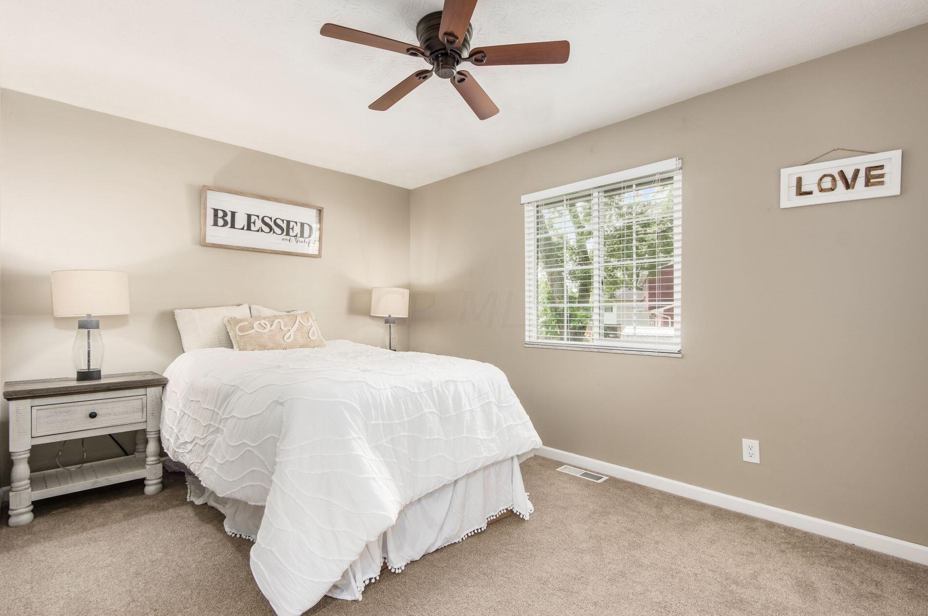 3243 Valleywood Dr, Columbus OH 43223-3539 exterior