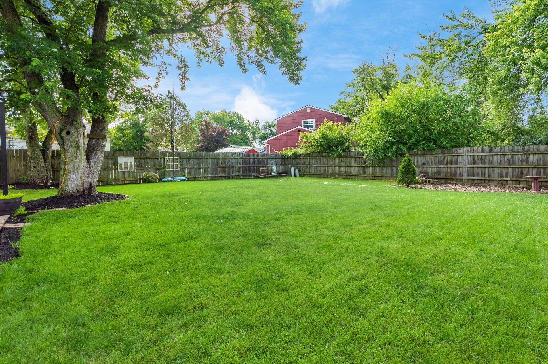 3243 Valleywood Dr, Columbus OH 43223-3539 exterior