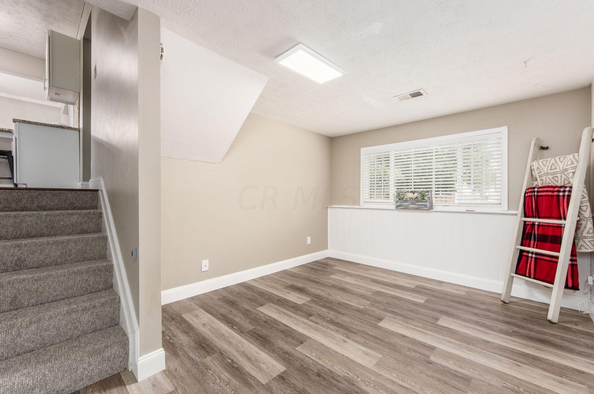 3243 Valleywood Dr, Columbus OH 43223-3539 exterior