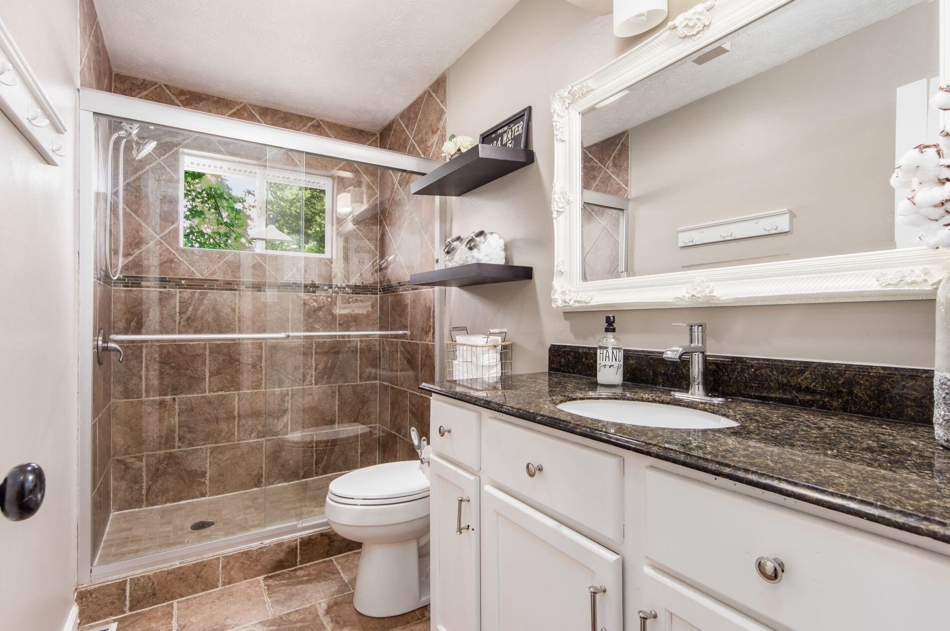 3243 Valleywood Dr, Columbus OH 43223-3539 exterior