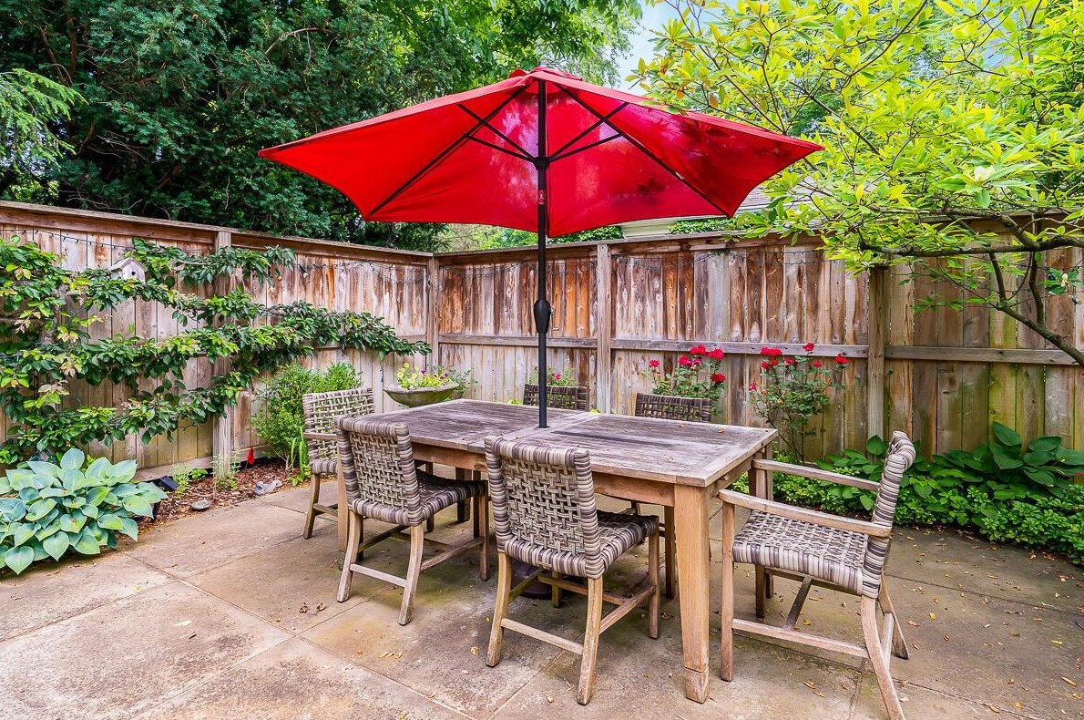 102 Parkview Ave, Columbus OH 43209-1011 exterior