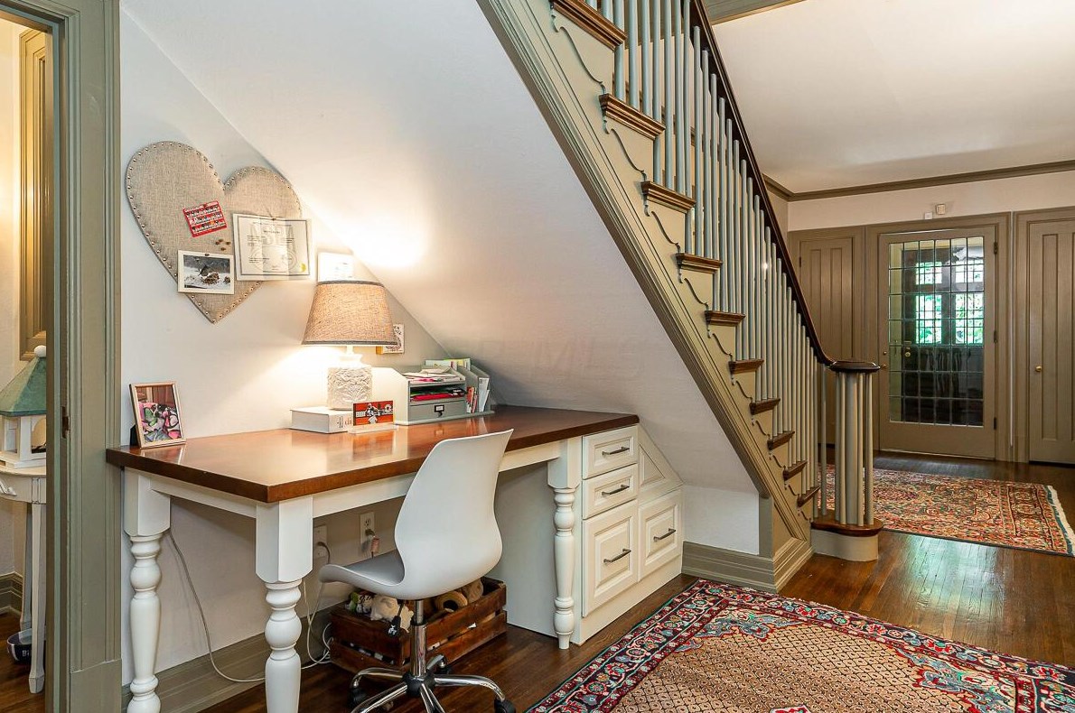 102 Parkview Ave, Columbus OH 43209-1011 exterior