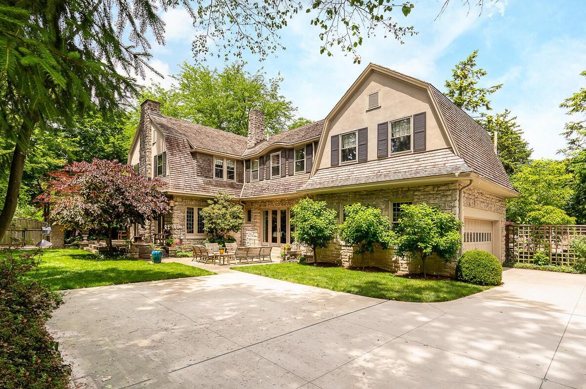 102 Parkview Ave, Columbus OH 43209-1011 exterior