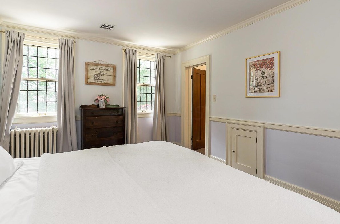 102 Parkview Ave, Columbus OH 43209-1011 exterior