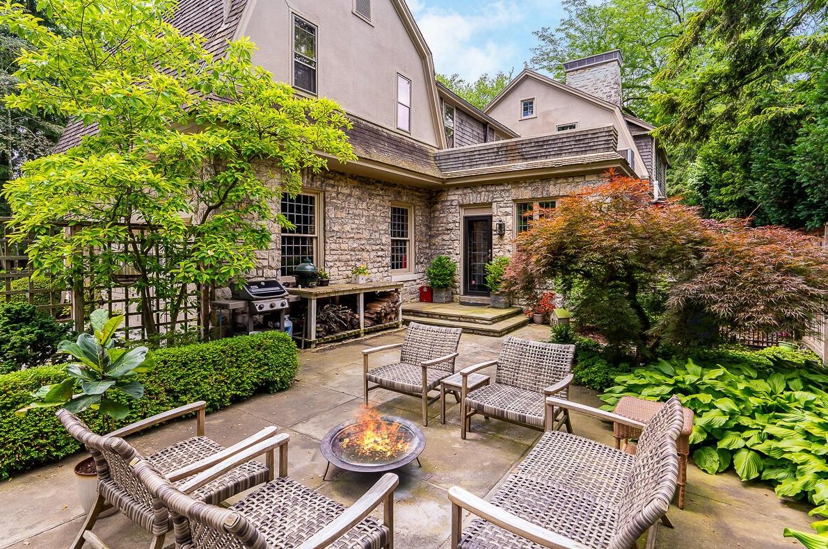 102 Parkview Ave, Columbus OH 43209-1011 exterior