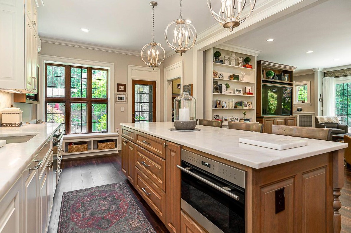 102 Parkview Ave, Columbus OH 43209-1011 exterior