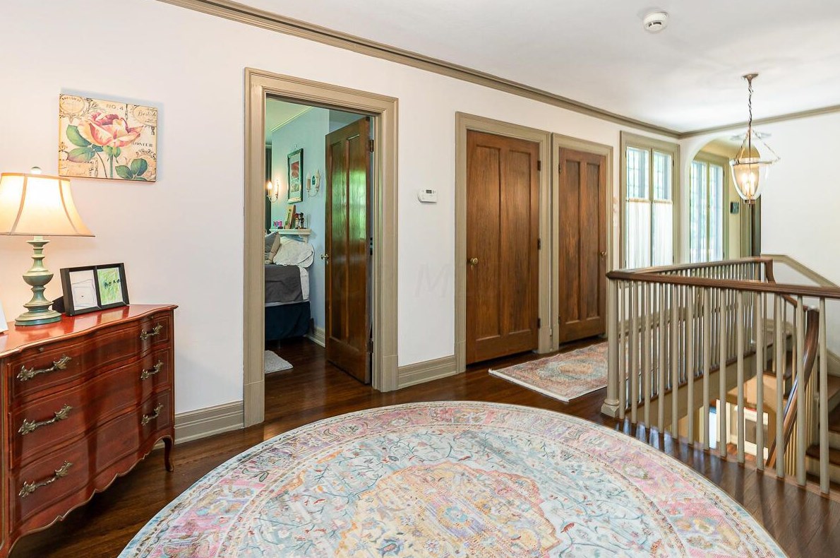 102 Parkview Ave, Columbus OH 43209-1011 exterior