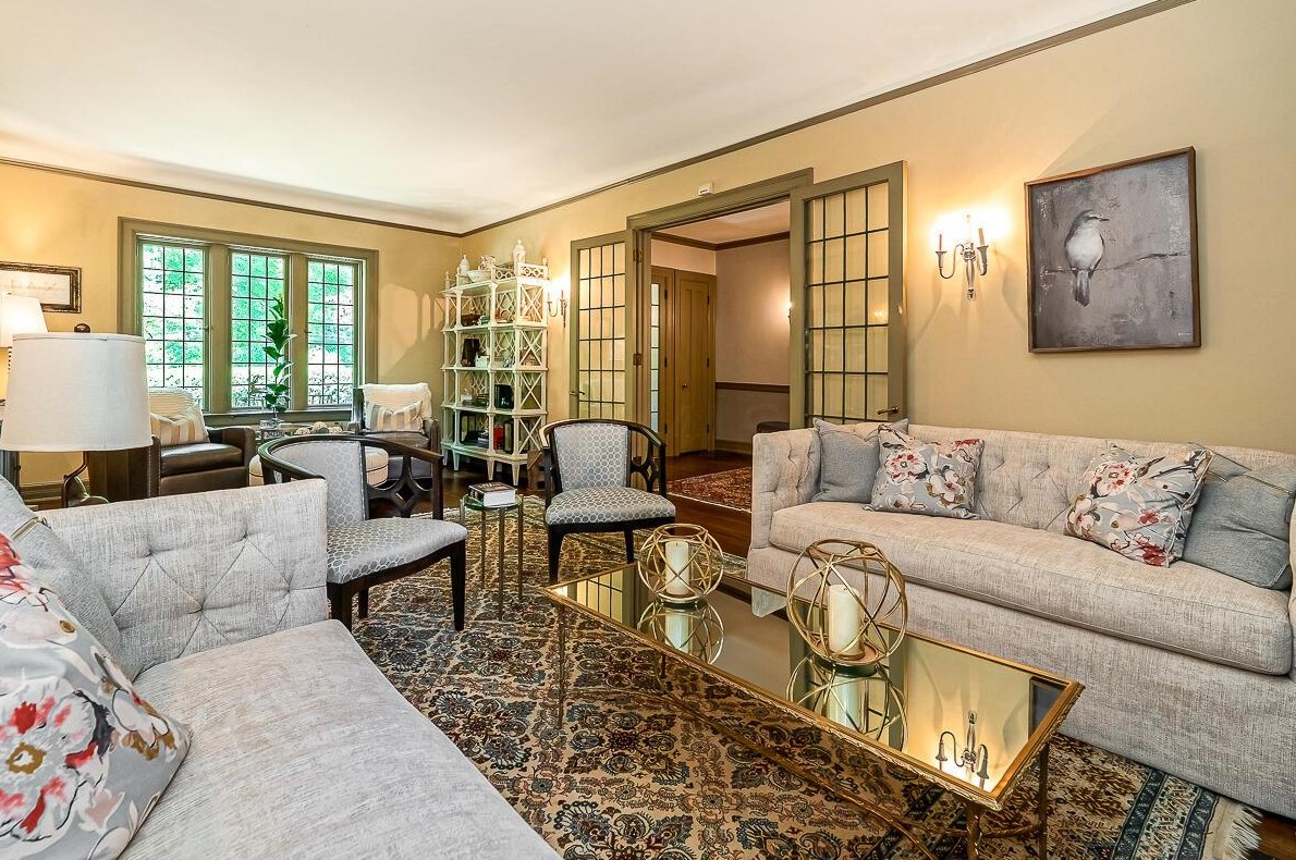 102 Parkview Ave, Columbus OH 43209-1011 exterior