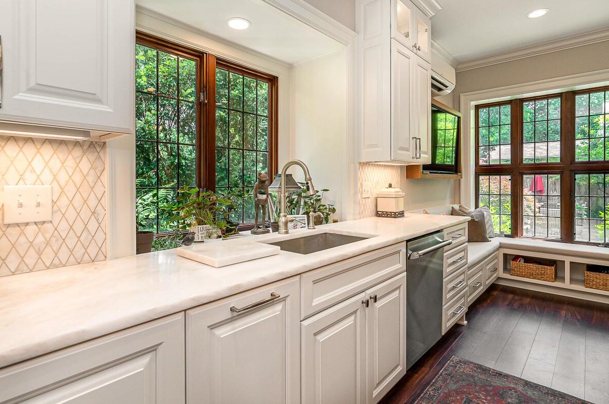 102 Parkview Ave, Columbus OH 43209-1011 exterior