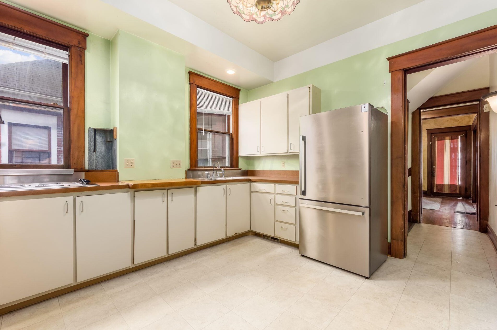 243 Hamilton Ave, Columbus OH 43203-2208 exterior