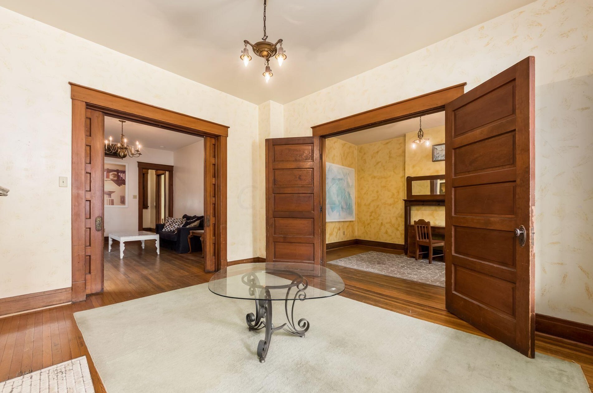 243 Hamilton Ave, Columbus OH 43203-2208 exterior