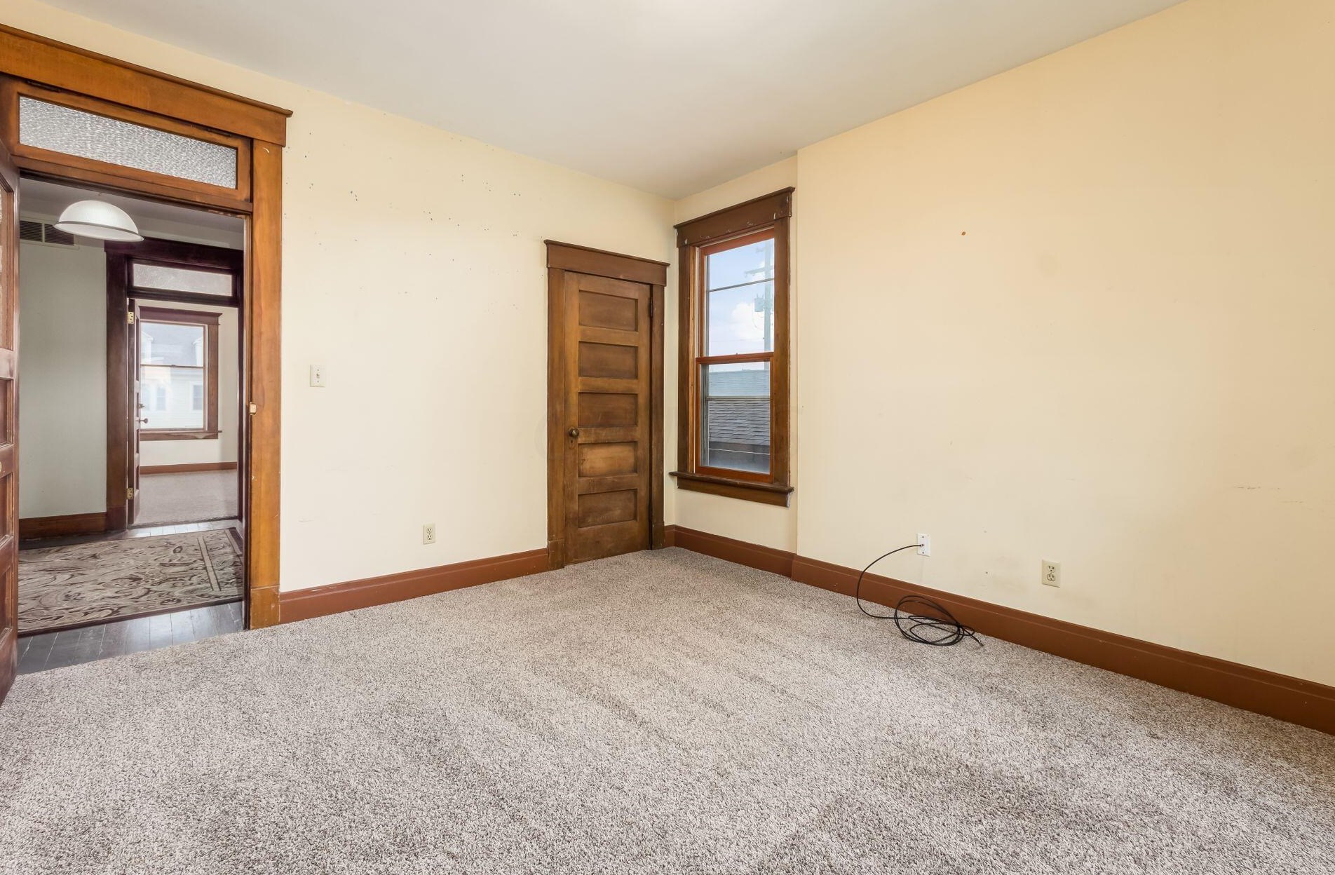 243 Hamilton Ave, Columbus OH 43203-2208 exterior