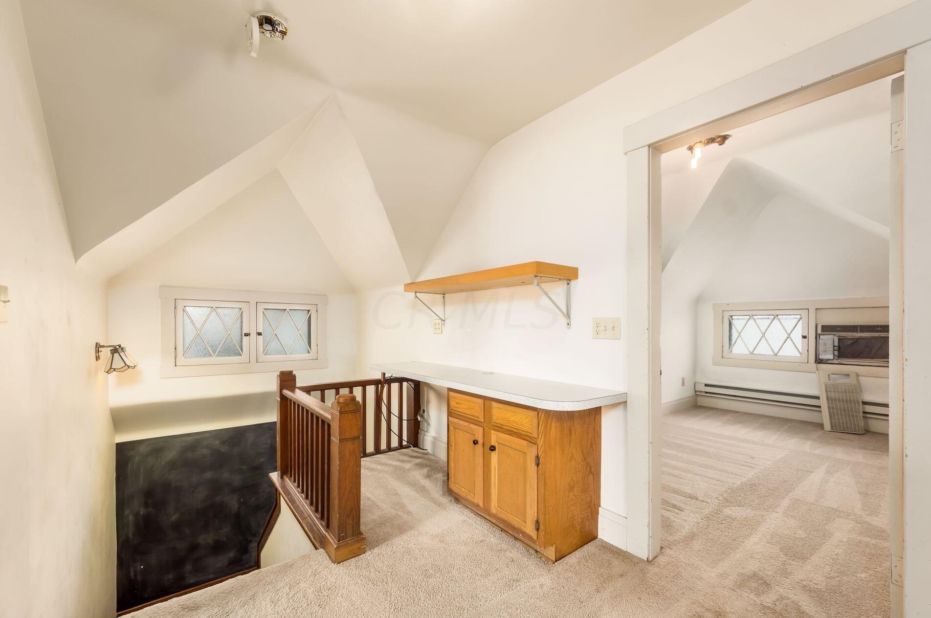 243 Hamilton Ave, Columbus OH 43203-2208 exterior