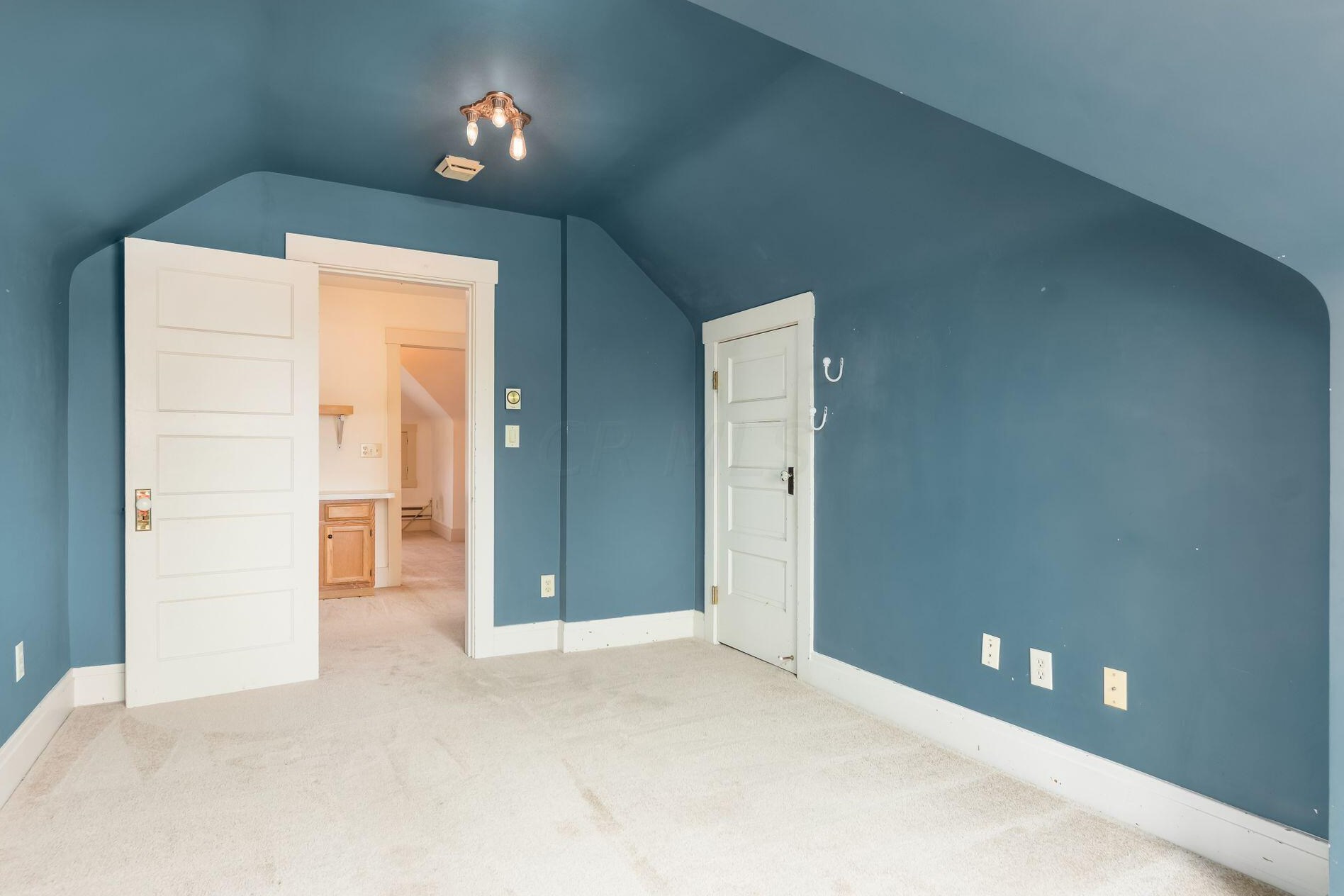 243 Hamilton Ave, Columbus OH 43203-2208 exterior