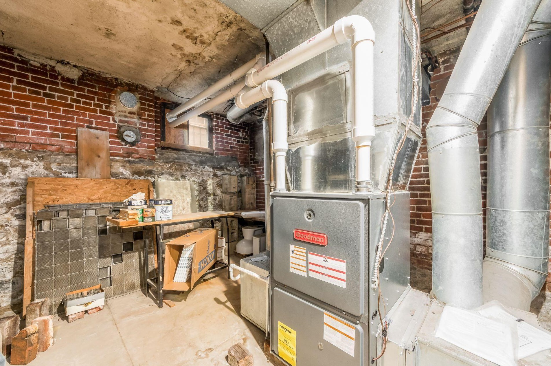 243 Hamilton Ave, Columbus OH 43203-2208 exterior