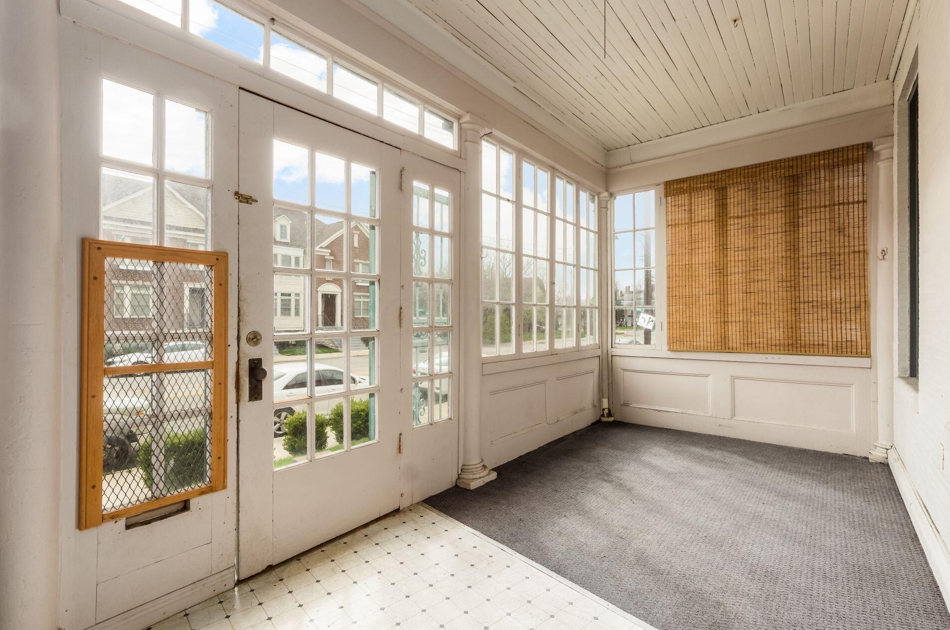 243 Hamilton Ave, Columbus OH 43203-2208 exterior