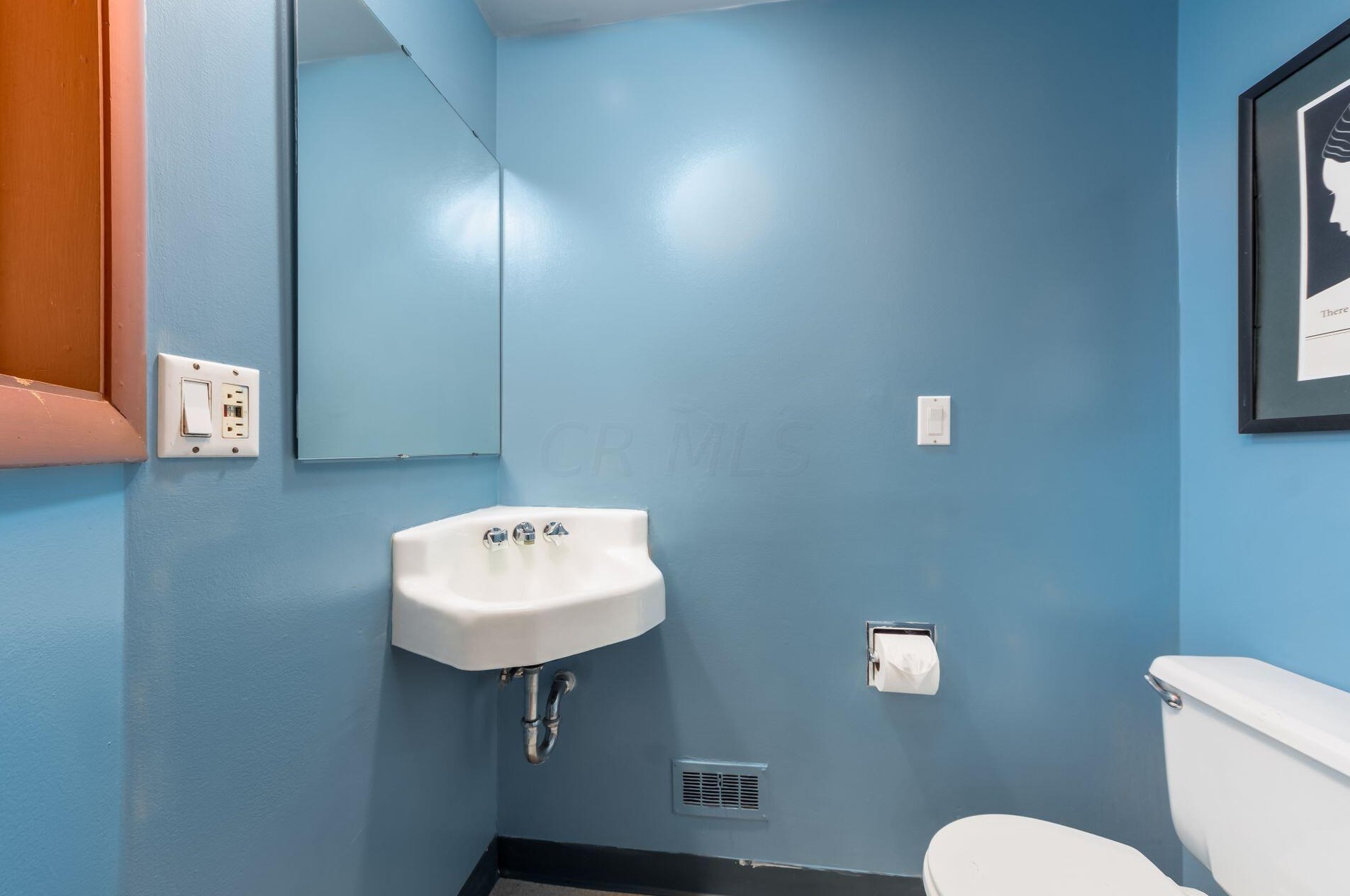 243 Hamilton Ave, Columbus OH 43203-2208 exterior