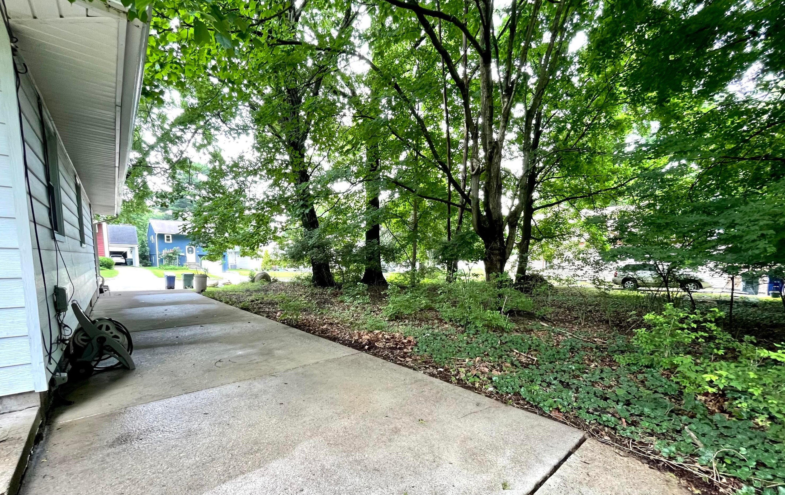 114 Chase Rd, Columbus OH 43214-1168 exterior