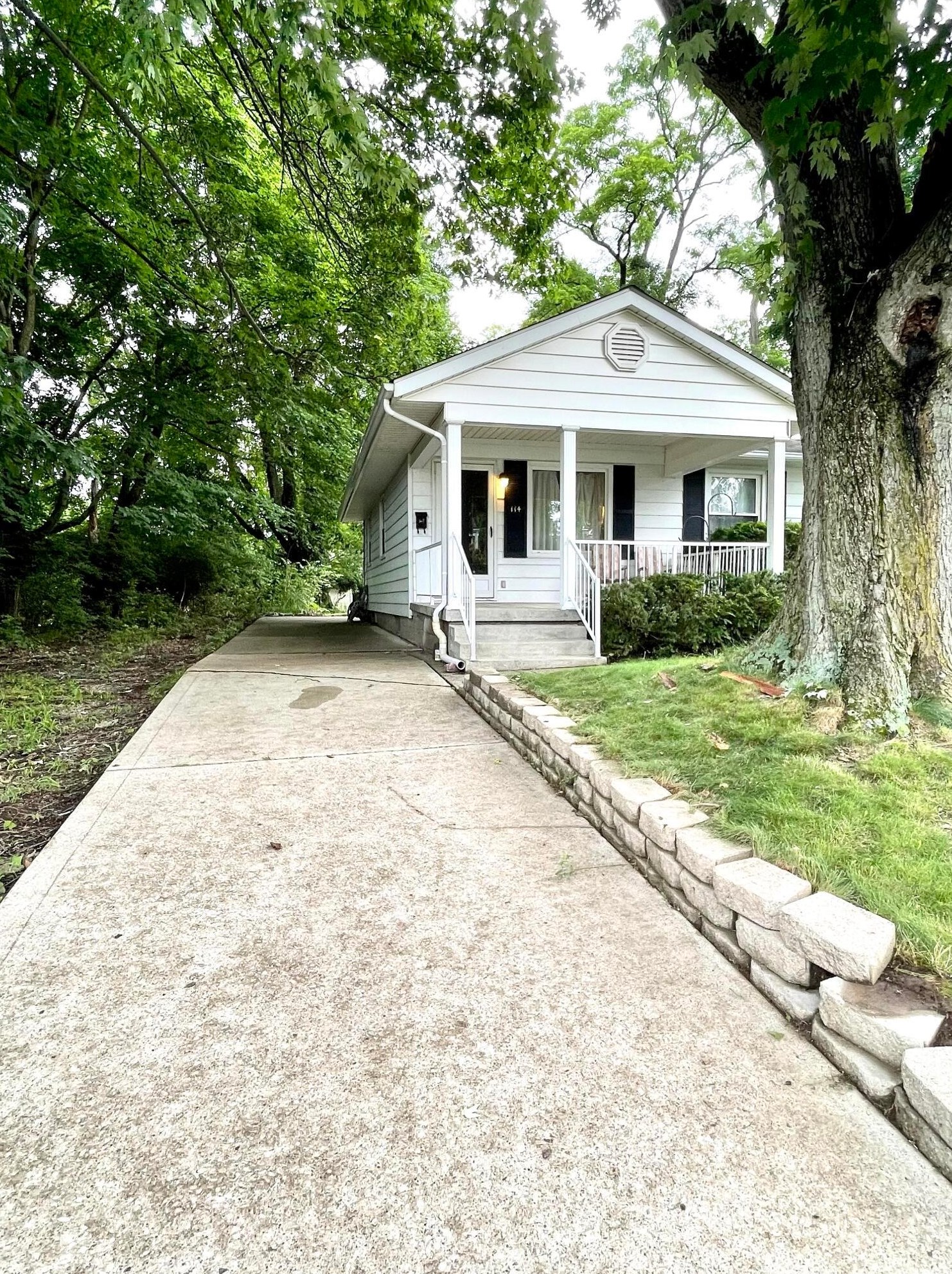 114 Chase Rd, Columbus OH 43214-1168 exterior