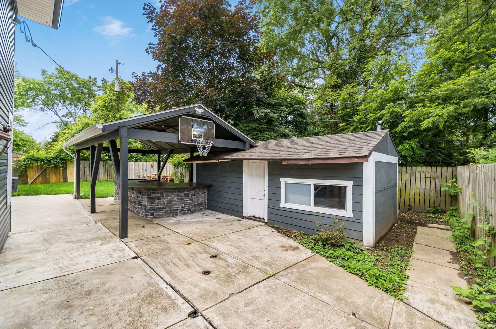 1107 Olney Dr, Columbus OH 43227-1521 exterior