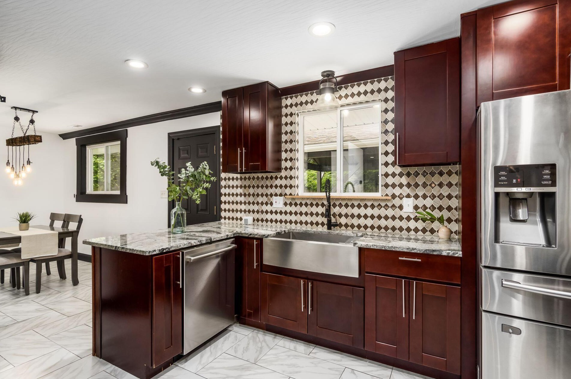 1107 Olney Dr, Columbus OH 43227-1521 exterior