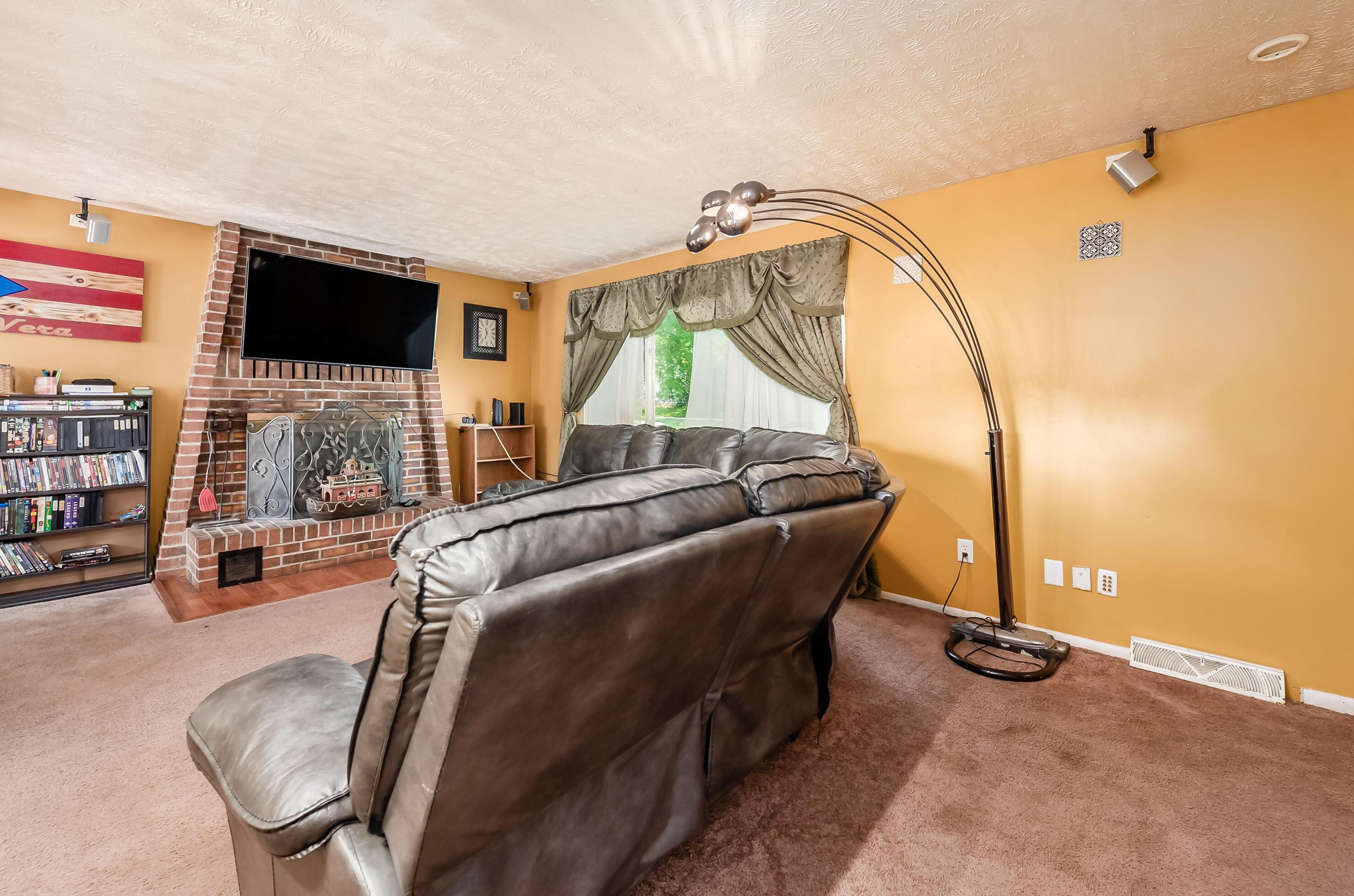 3472 Green Meadows St, Columbus OH  43207-3541 exterior