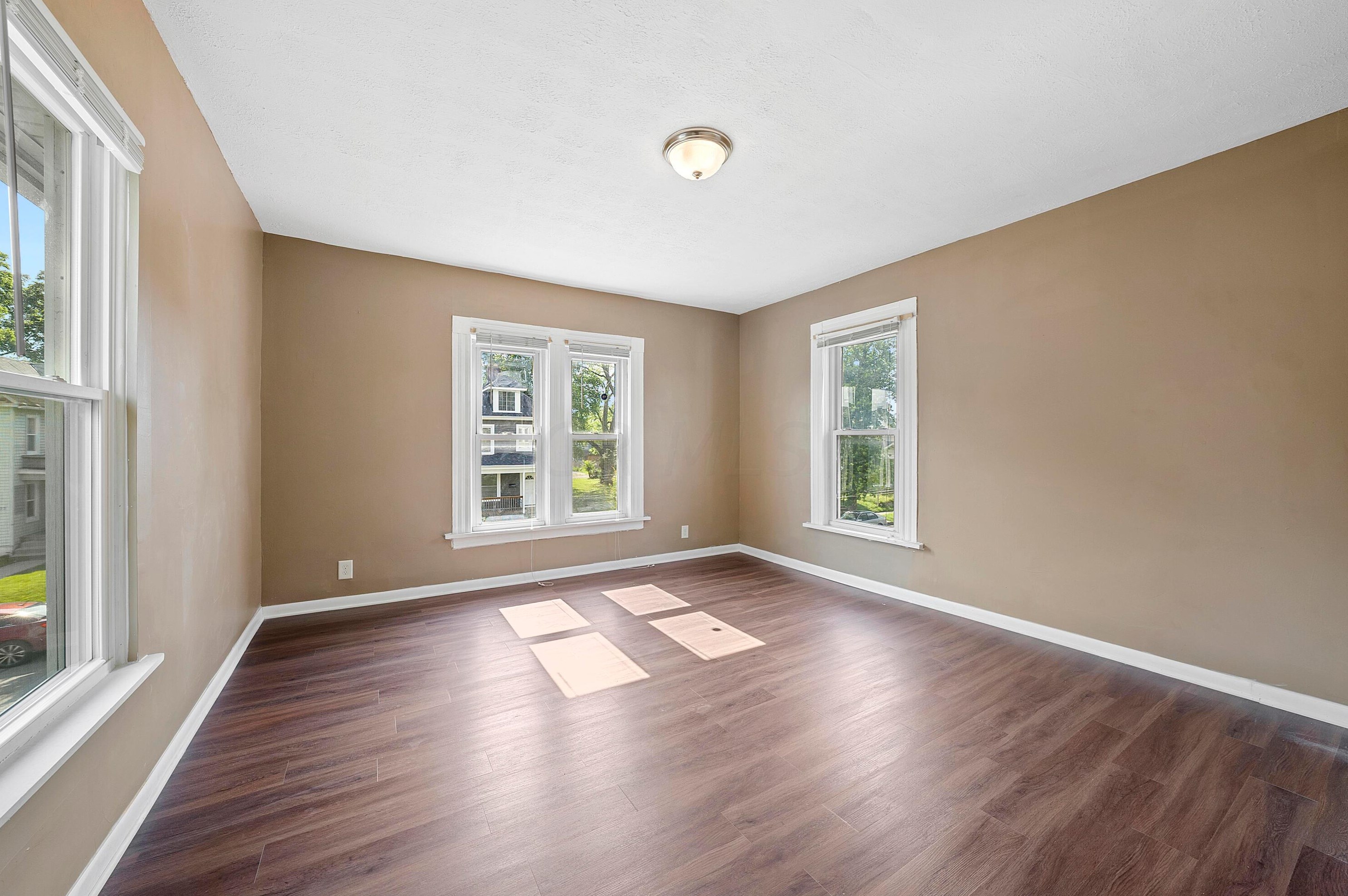 128 Wheatland Ave, Columbus OH  43204-3272 exterior