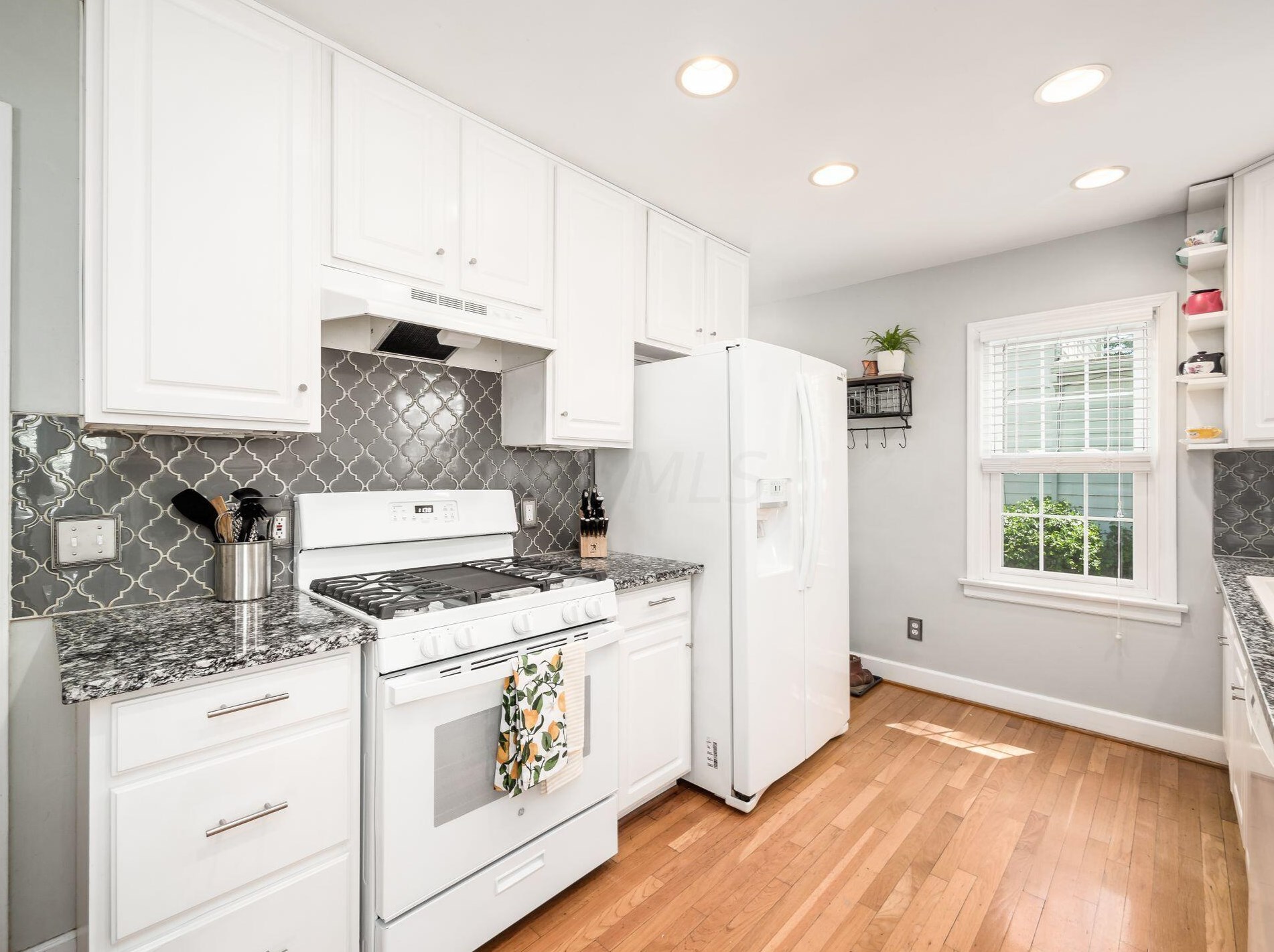 383 Wetmore Rd, Columbus OH 43214-2115 exterior