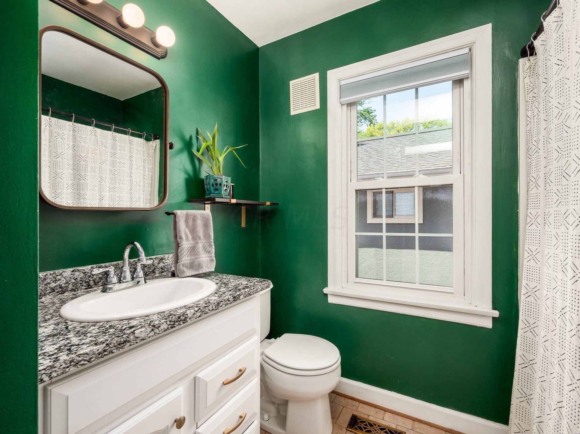 383 Wetmore Rd, Columbus OH 43214-2115 exterior