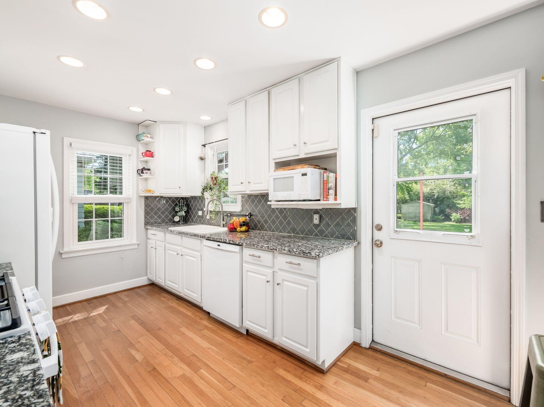 383 Wetmore Rd, Columbus OH 43214-2115 exterior