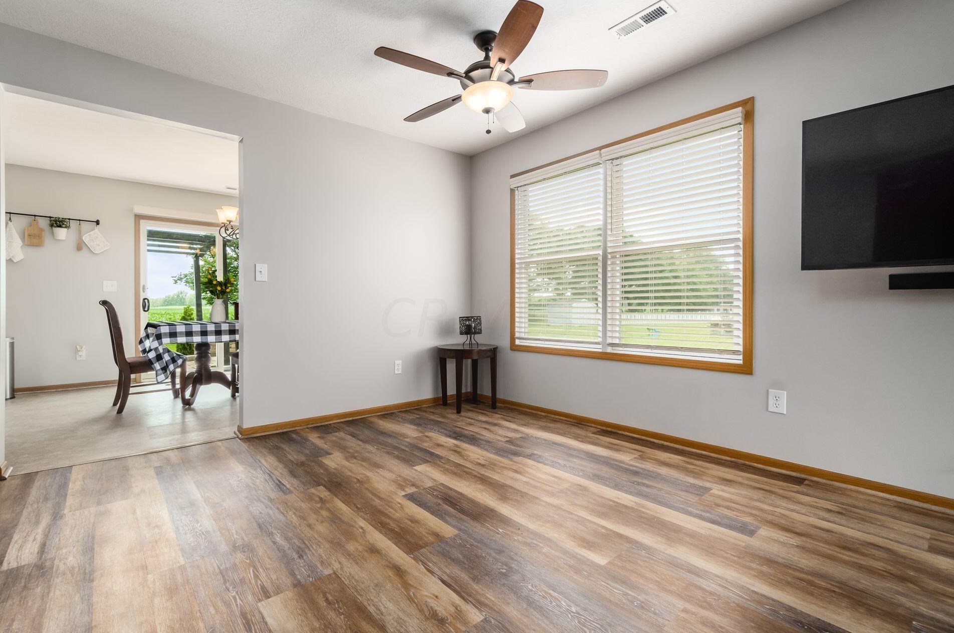 110 Richard Ave, Ashville OH  43103-9002 exterior