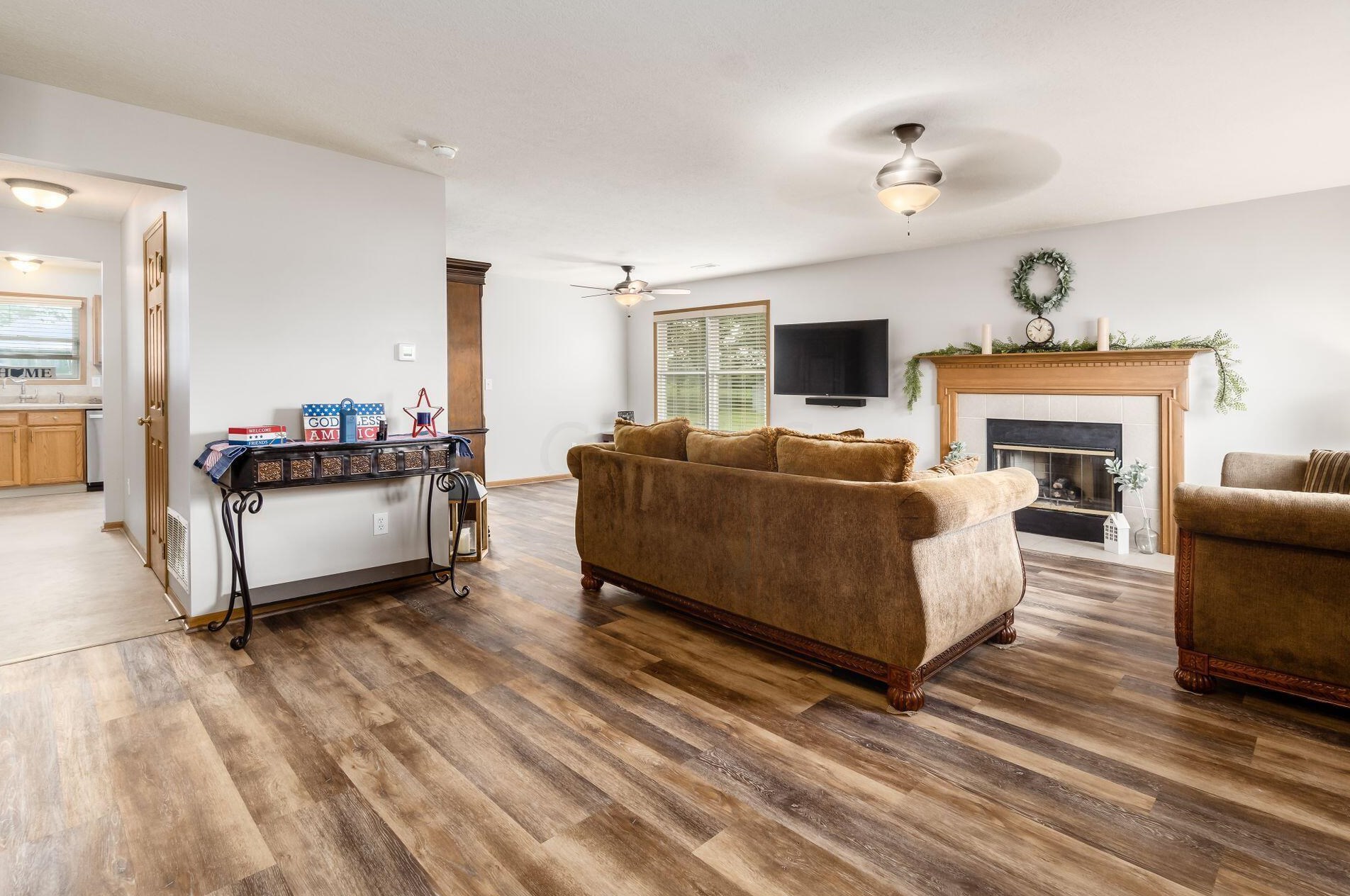 110 Richard Ave, Ashville OH  43103-9002 exterior