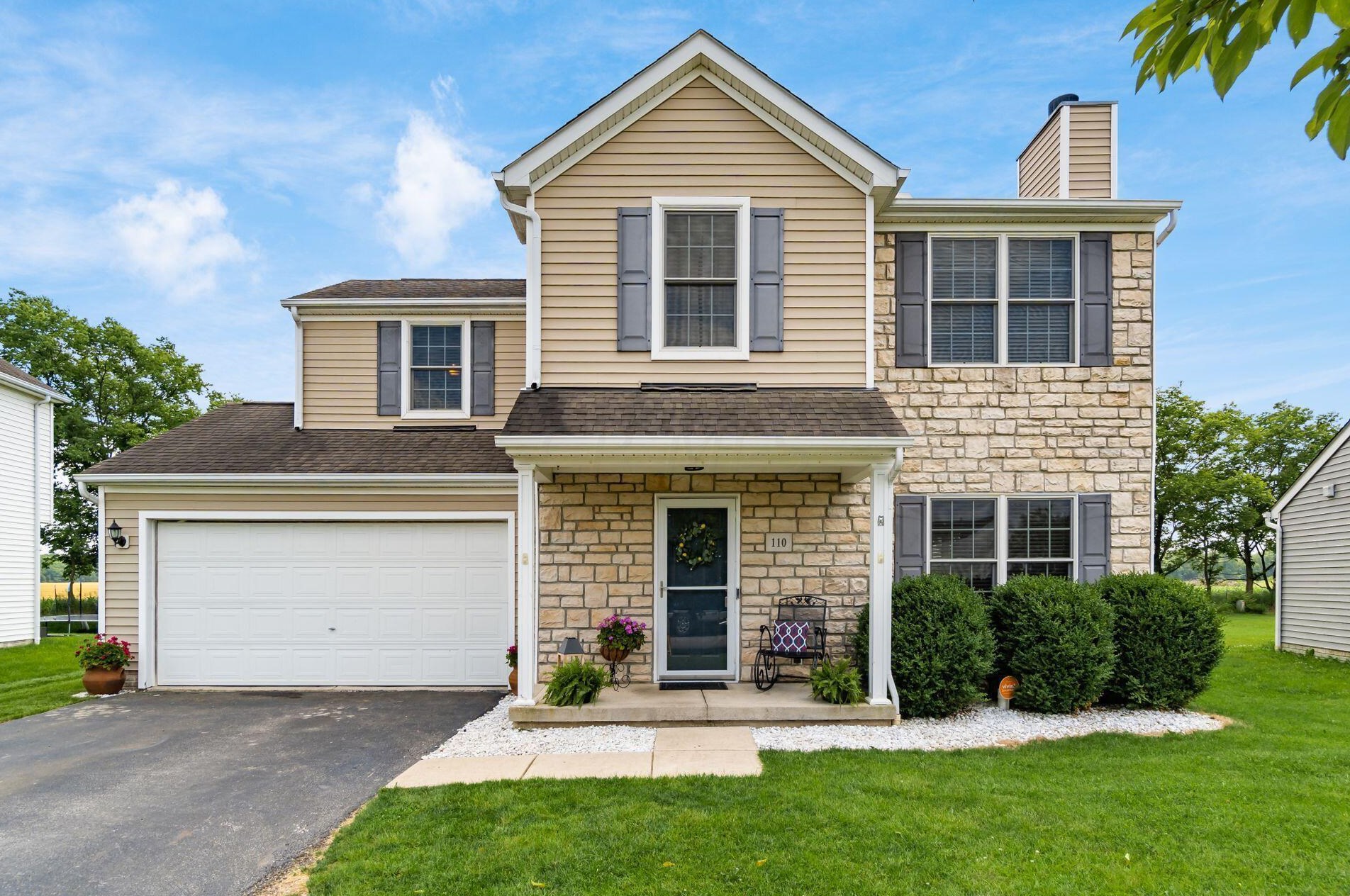 110 Richard Ave, Ashville OH  43103-9002 exterior