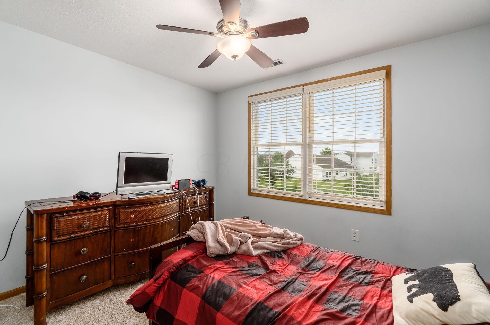 110 Richard Ave, Ashville OH  43103-9002 exterior