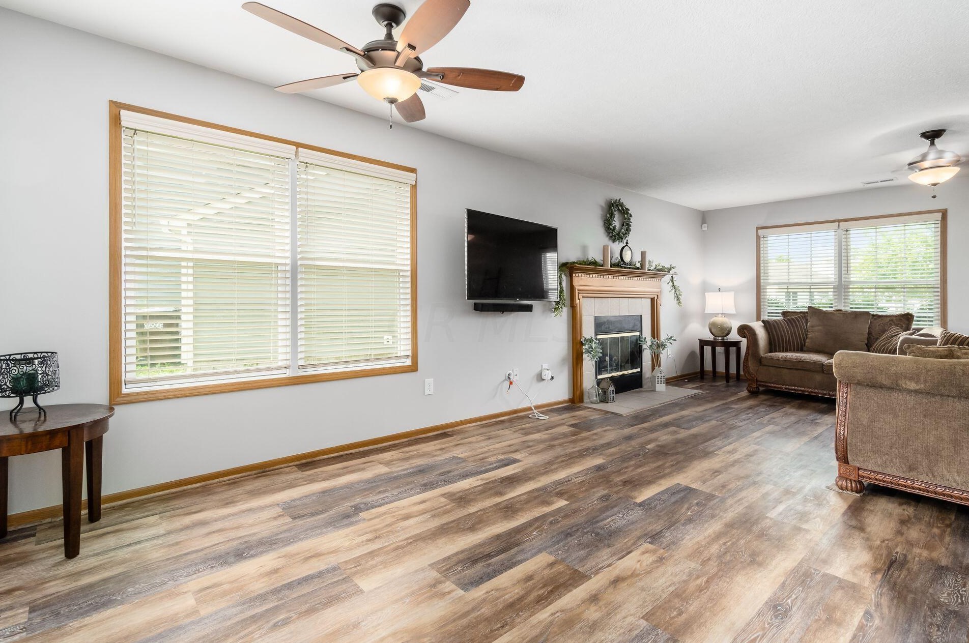 110 Richard Ave, Ashville OH  43103-9002 exterior